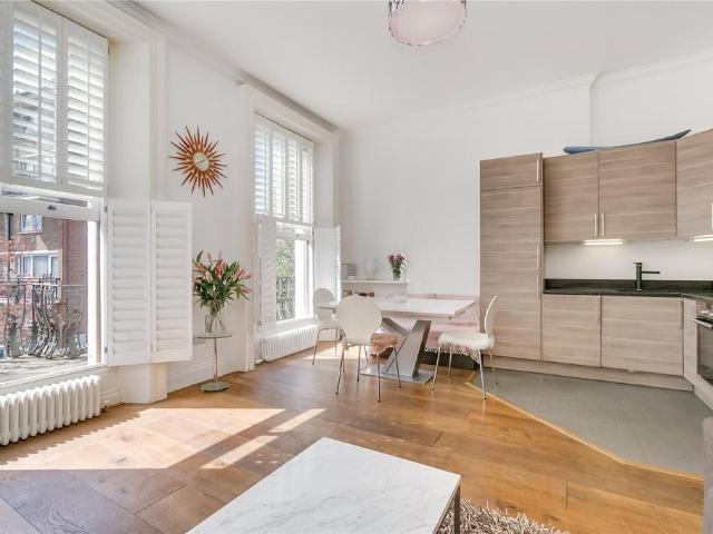 Flat for sale in Notting Hill, Greater London