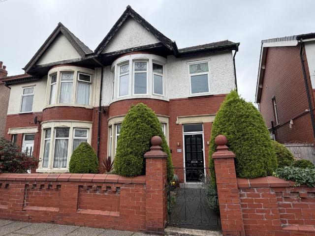 Flat for sale in Knowle, Blackpool