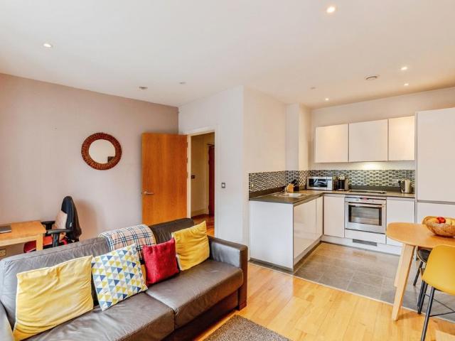 Flat for sale in Spike Island, Feckenham