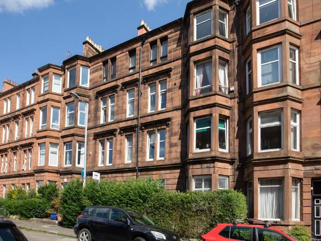 Flat for sale in Broomhill, Scotland