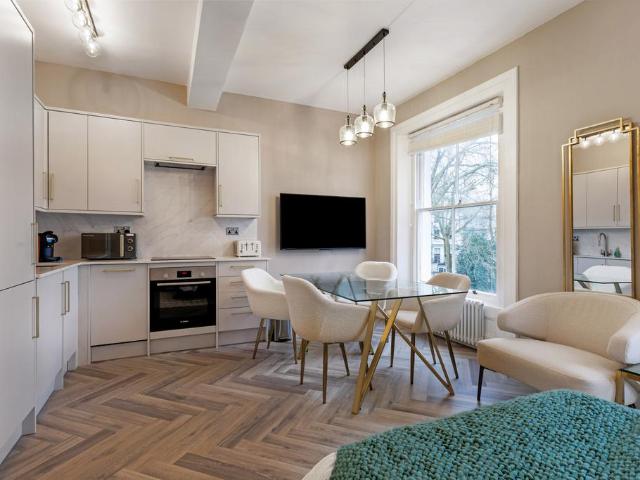 Flat for sale in Kensal Town, Bayswater