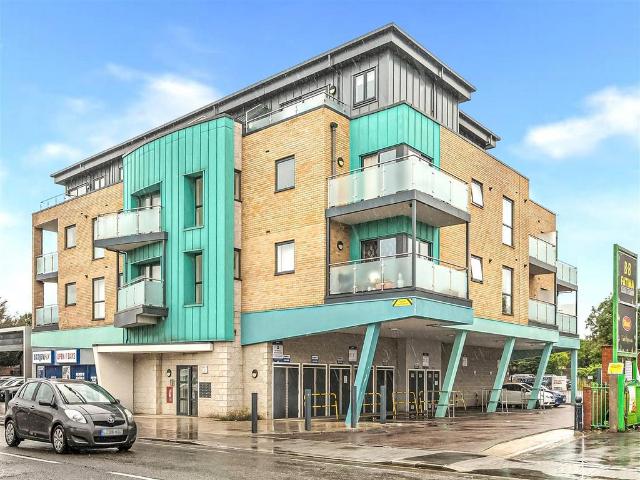 Flat for sale in Chadwell Heath, Greater London