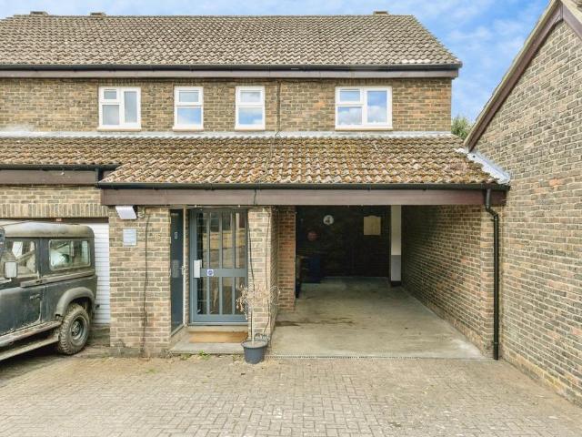 Flat for sale in Poplars, Shephall