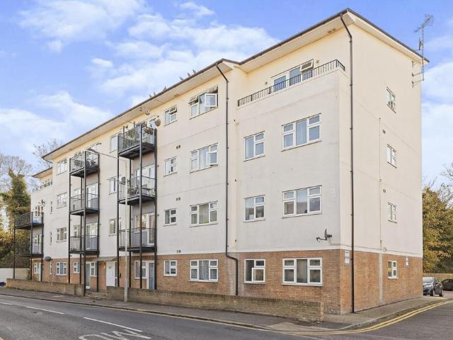 Flat for sale in Westbrook, Acol