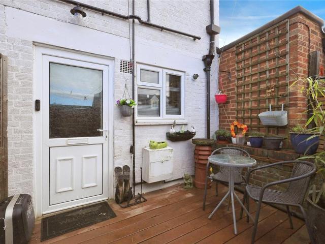 Flat for sale in Uckfield, Cross In Hand