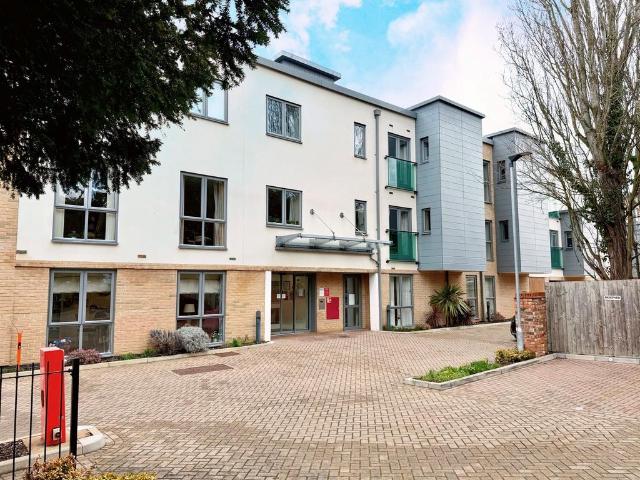 Flat for sale in Huntingdon