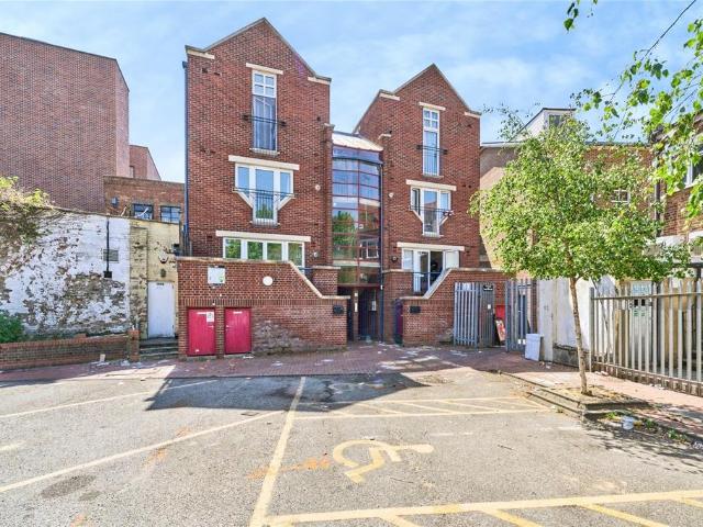 Flat for sale in Norbiton, Isle Of Man