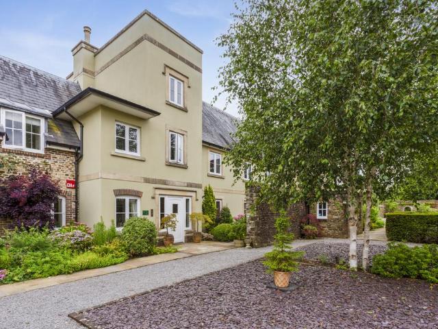 Flat for sale in Bolton Low Houses, Hampshire