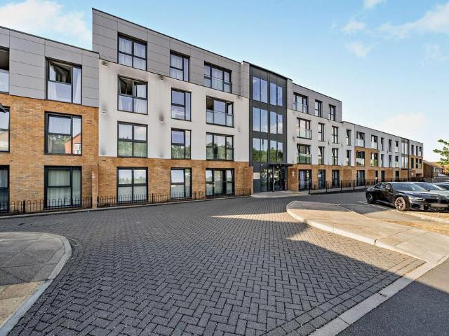 Flat for sale in St Marks, Maidenhead