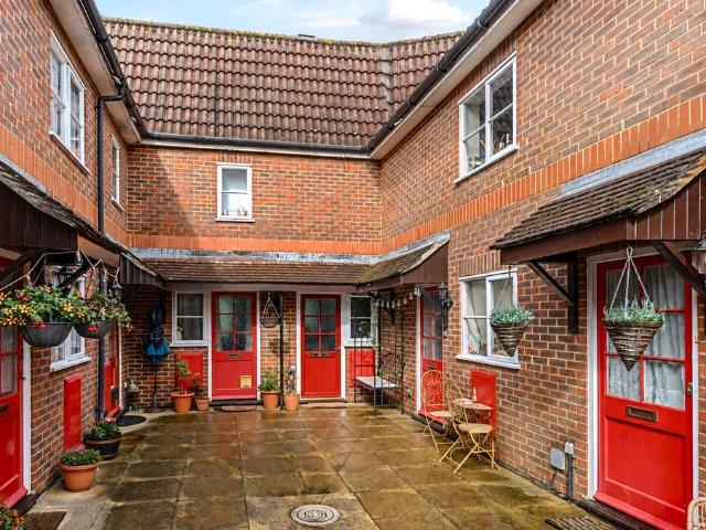 Flat for sale in Wooteys, East Hampshire