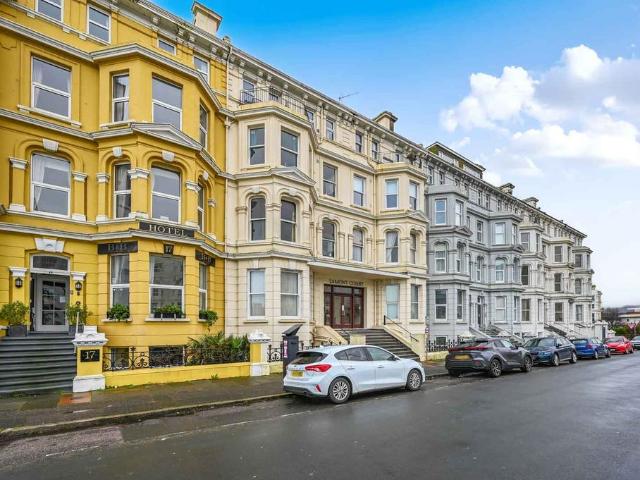 Flat for sale in Eastbourne, East Sussex