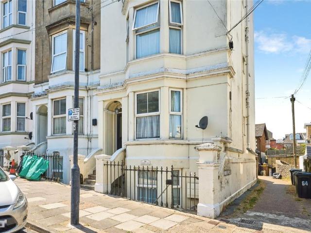 Flat for sale in Weeks, Ryde