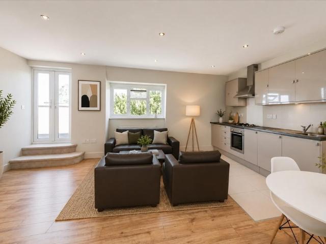 Flat for sale in Hammersmith, Greater London