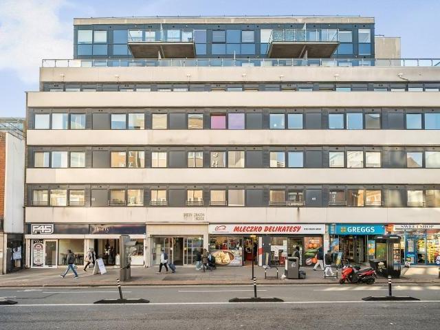 Flat for sale in London Borough of Croydon, Greater London