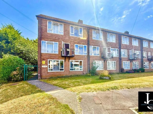 Flat for sale in Woodside, Telford