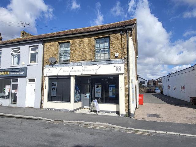 Flat for sale in Barling, Essex