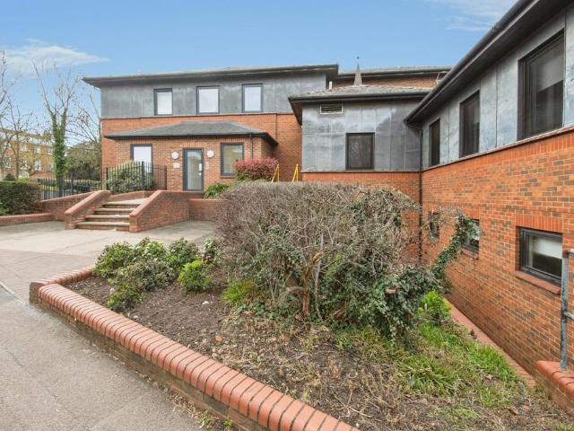 Flat for sale in King's Walden, Hertfordshire