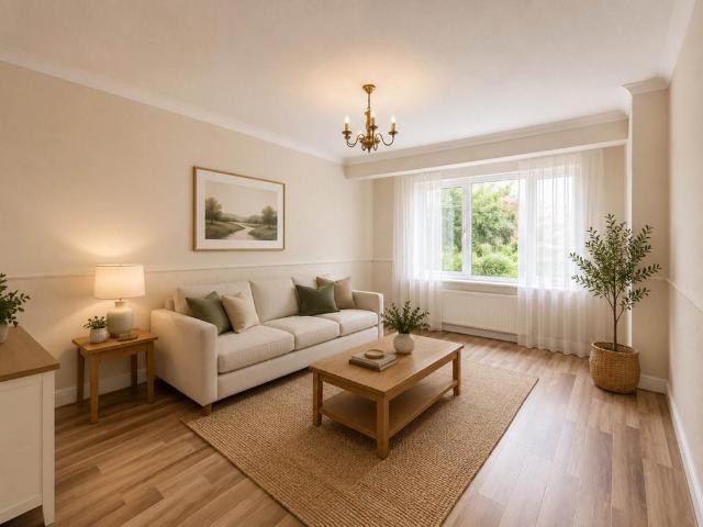 Flat for sale in Elstree and Borehamwood, Borehamwood