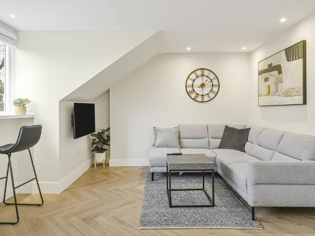 Flat for sale in Chalk Farm, Primrose Hill