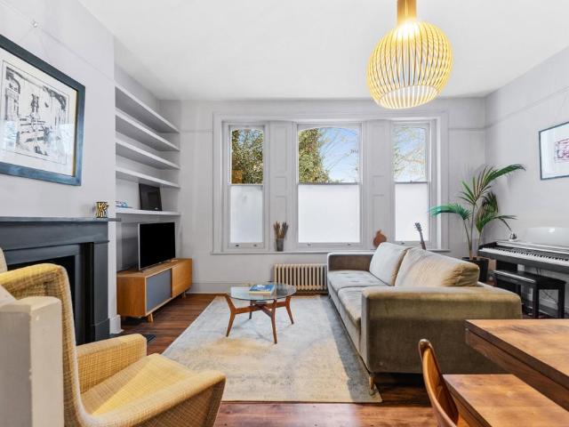 Flat for sale in West Hackney, Lower Clapton