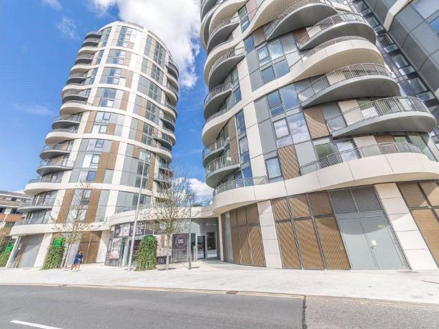 Flat for sale in Greater London