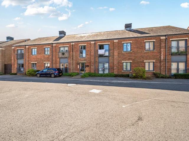 Flat for sale in Priddy's Hard, Middlecroft