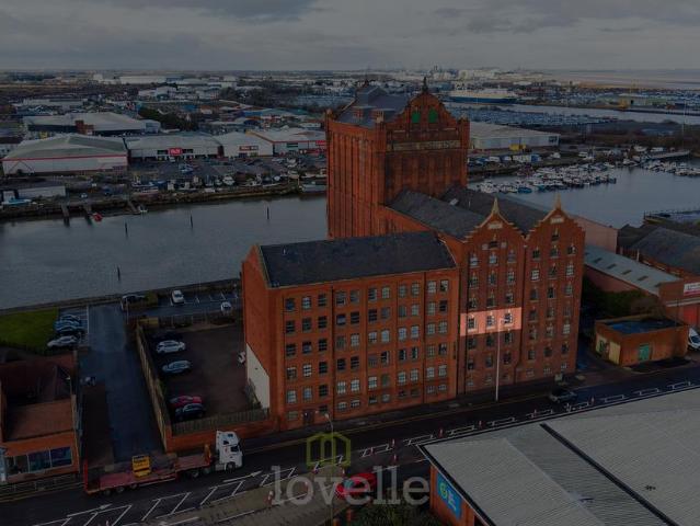 Flat for sale in East Marsh, Grimsby