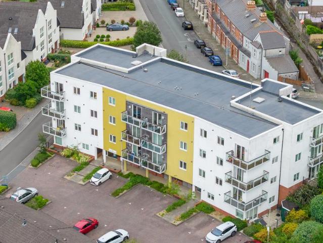 Flat for sale in Penarth Marina, Penarth