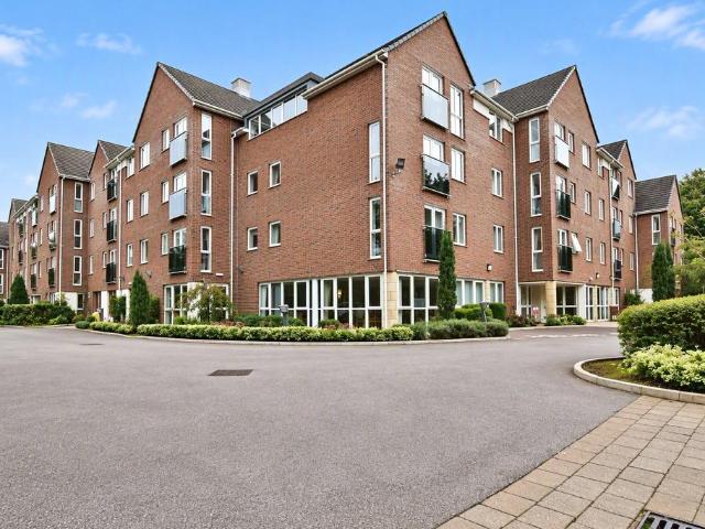 Flat for sale in Cheadle Hulme, Stockport