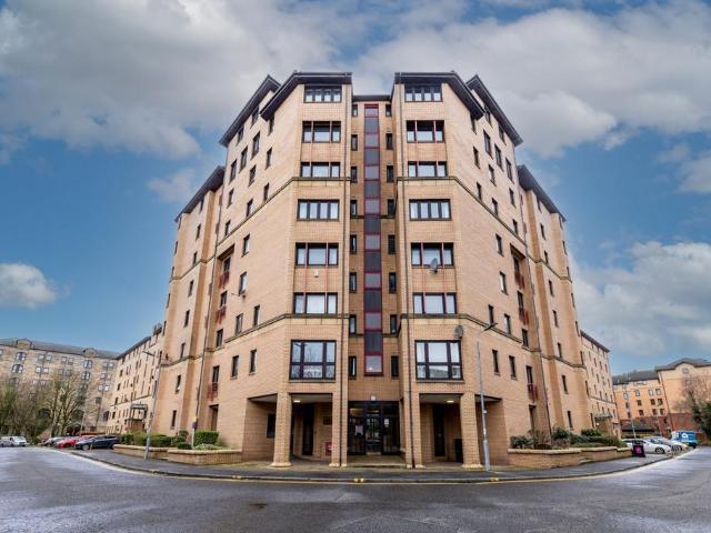 Flat for sale in Merchant City, Scotland