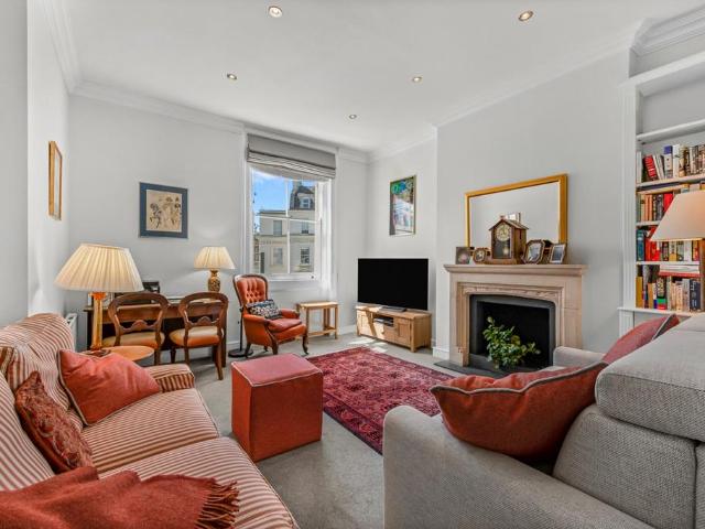 Flat for sale in Maida Vale, Greater London