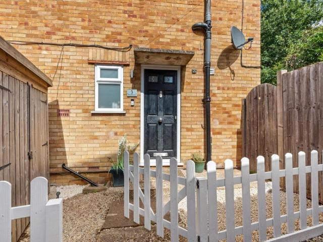 Flat for sale in Amersham