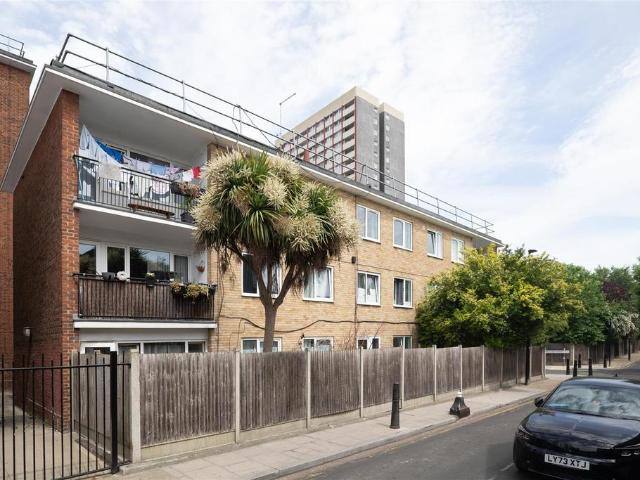 Flat for sale in Mansford Estate, Greater London