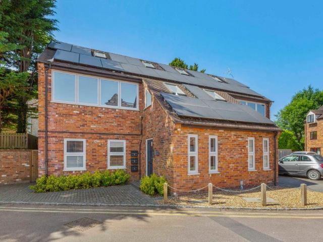 Flat for sale in Princes Risborough, Buckinghamshire