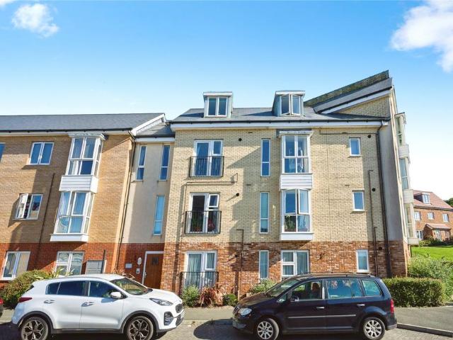 Flat for sale in East Cowes, Isle Of Wight