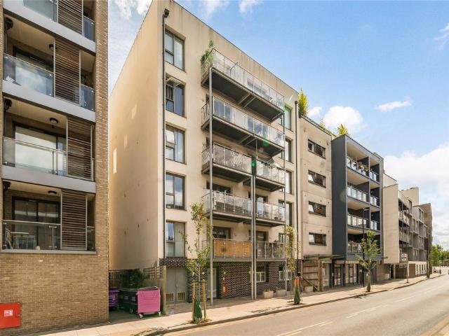 Flat for sale in Bromley-by-Bow, Poplar Grove