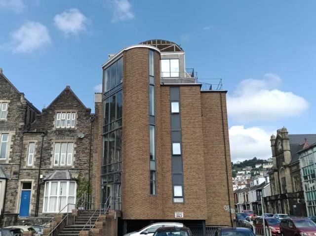 Flat for sale in Mount Pleasant, Nangreaves