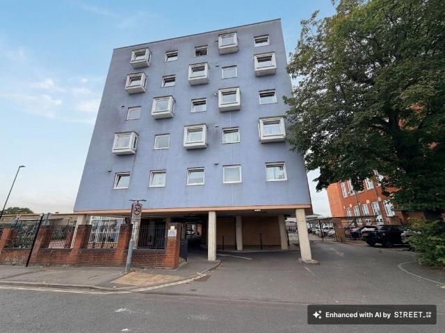Flat for sale in Crosshouse, Southampton