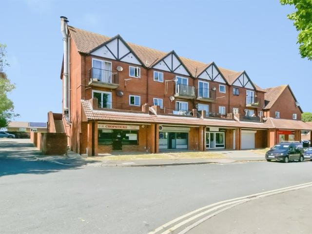 Flat for sale in Cwm Talwg, Barry