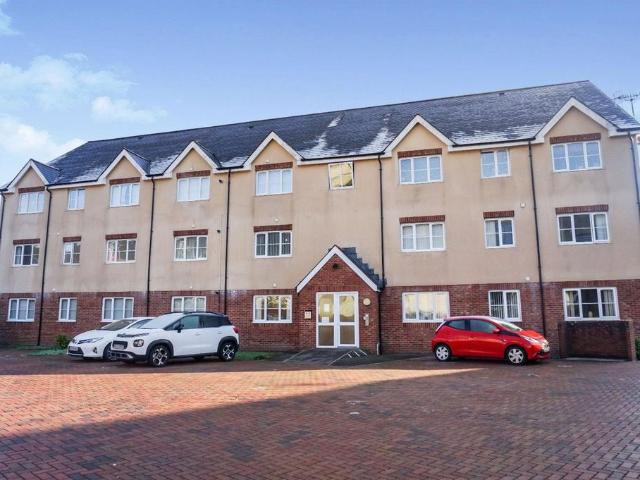 Flat for sale in Abercynon