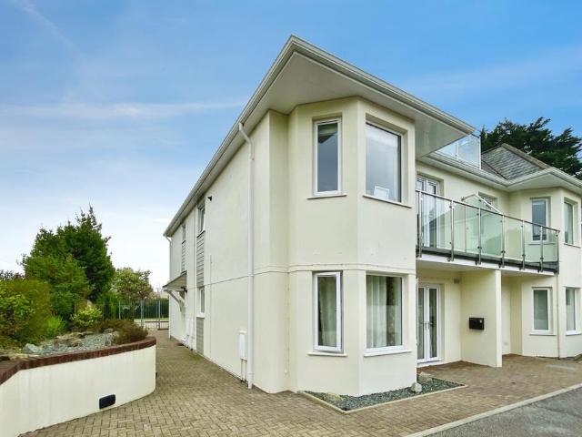 Flat for sale in Redannick, Penweathers