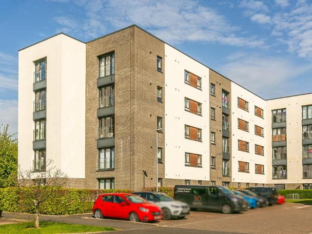 Flat for sale in East Pilton, Scotland