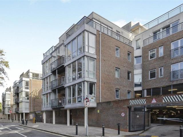 Flat for sale in Portsea, City Of Portsmouth