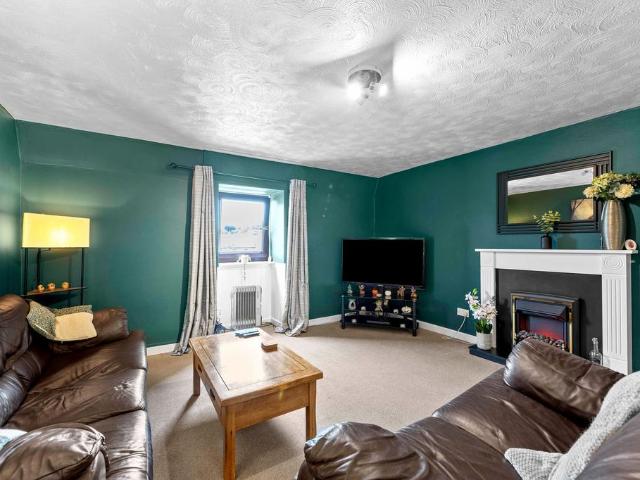 Flat for sale in Uphall, Scotland