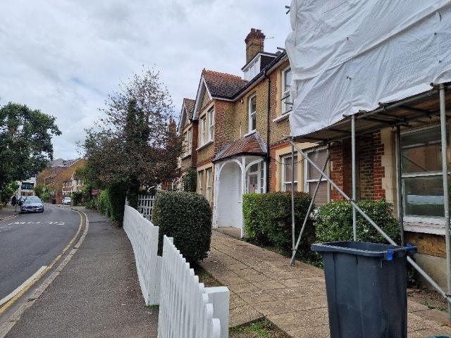 Flat for sale in Surbiton, Greater London