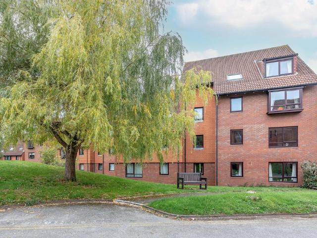 Flat for sale in Feckenham, City Of Bristol