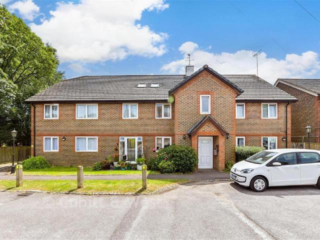 Flat for sale in Perryfields, West Sussex