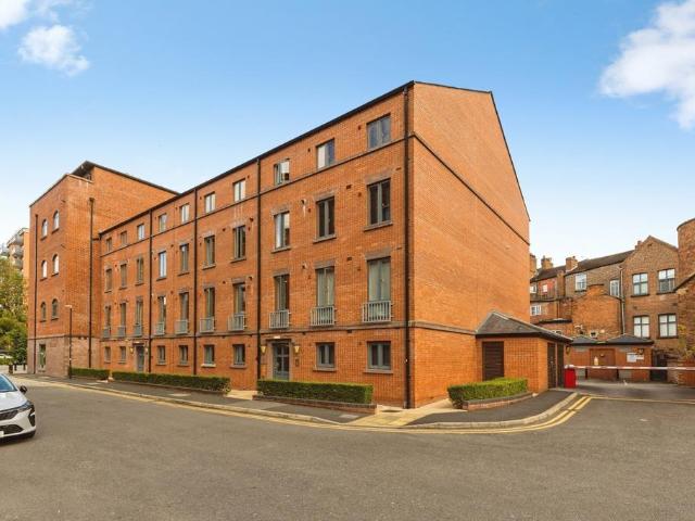 Flat for sale in Newtown, Chester