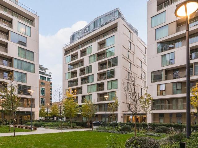 Flat for sale in Kensington, Greater London