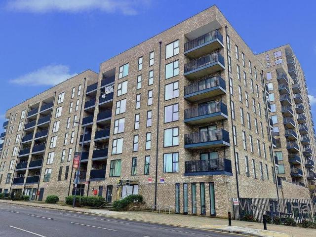 Flat for sale in Wealdstone, Greater London